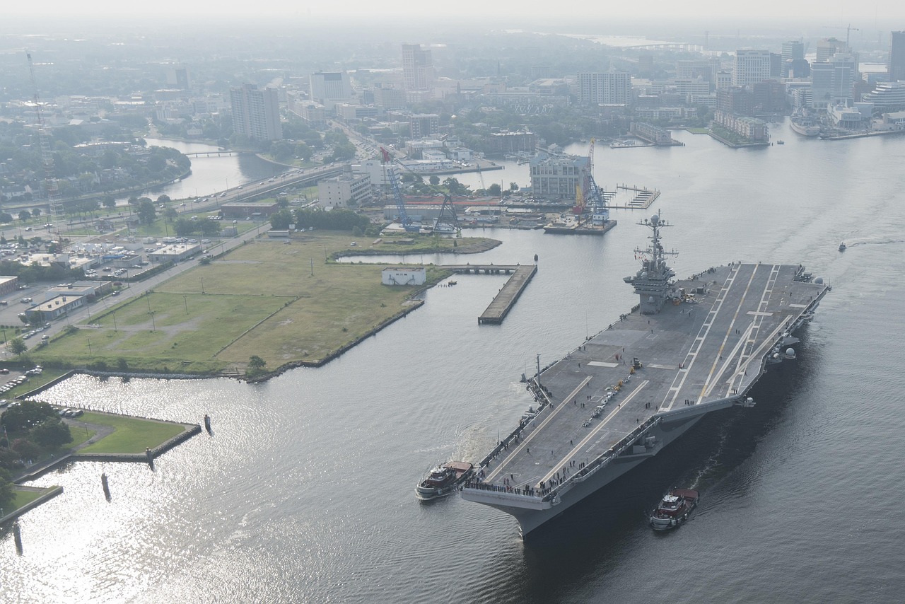 中國海軍第三艘航母福建艦最新進展，艦島安裝工作順利進行